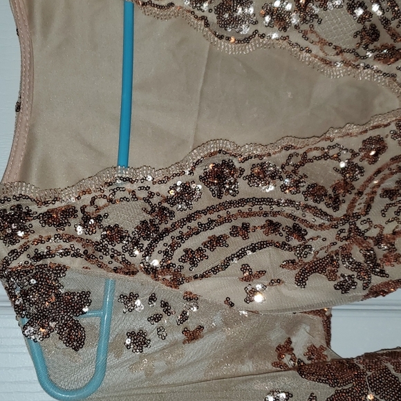 Deepcut V Clubbing Romper - Picture 4 of 4